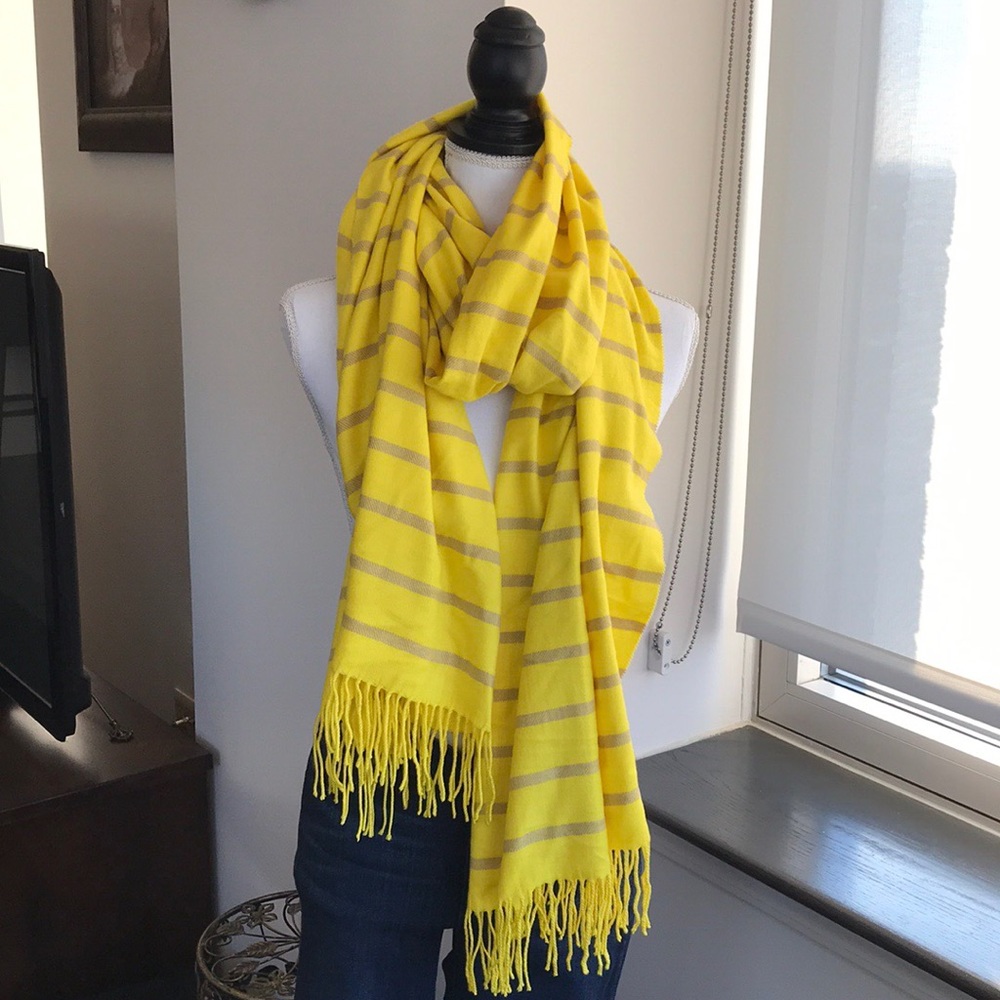 GAP NWOT bright yellow scarf